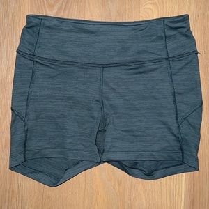 Move Free 3.5” short in evergreen by outdoor voices
